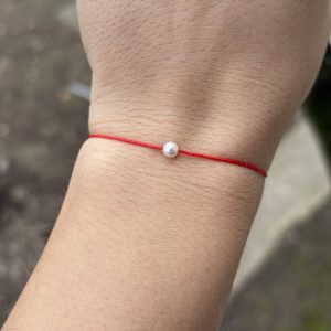 Brățară cu snur reglabil și perla tip mallorca