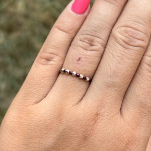 Inel din aur 14 cu mărgele miyuki fucsia